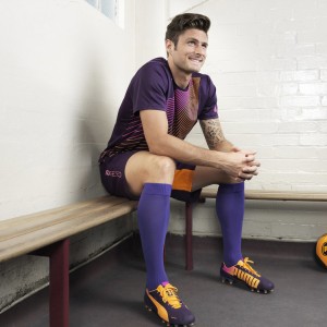 开云平台-胜负难料，费德勒与凯恩的巅峰对决，惊险取胜中的体育传奇，费德勒与凯恩，巅峰对决的惊险取胜与体育传奇